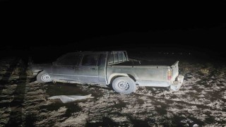 Kontrolden çıkan pikap şarampole girdi: 2 yaralı