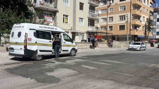 Konyada sokak ortasında bıçaklı kavga: 1 yaralı