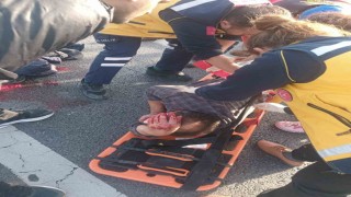 Köpeğe çarpmamak için manevra yapınca bariyerlere çarpıp yaralandı