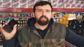 Köpek sandığı ayıyı cep telefonu ile görüntüledi,  ‘koca oğlan diye seslendi