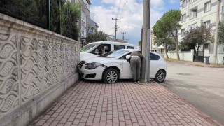 Köşede çarpıştılar, site duvarında durdular