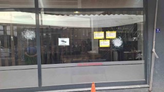 Köşkte bir işyeri kurşunlandı