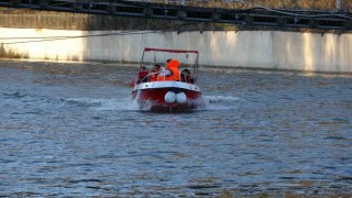 Kura Nehrinde tekne heyecanı