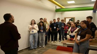 Kuşadası Kardeş Şehirler Gençlik Toplantısı başladı