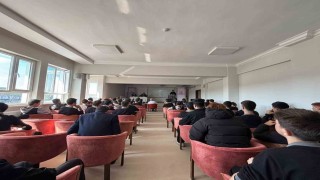 Kütahya Şehit Selim Cansız Anadolu İmam Hatip Lisesinde konferans