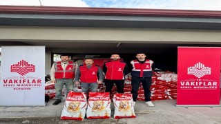 Kütahya Vakıflar Bölge Müdürlüğünden sahipsiz hayvanlara mama desteği