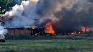 Kütahyada yangında ev, traktör ve motosiklet kül oldu