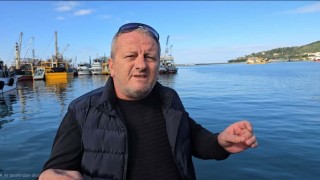 Limana yanaşabilmeleri için balıkçılardan 150 dolar isteyen belediyeye tepki