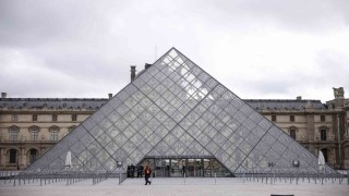 Louvre soygununda 2 şüpheli gözaltına alındı