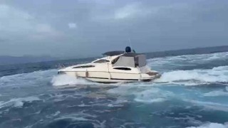 Lüks motoryat ile kaçarken yakalandılar