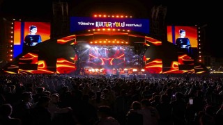 Malatya Kültür yolu festivalinde Ebru Yaşardan görkemli başlangıç
