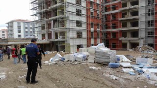 Malatyada inşaatta kafasına malzeme düşen işçi yaralandı