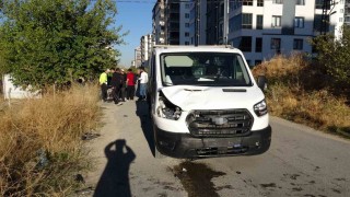 Malatyada kamyonet ile elektrikli bisiklet çarpıştı: 2 yaralı