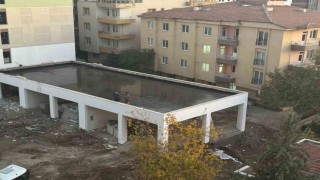 Malatyada rezerv alandaki inşaat suyla doldu, tahliye için duvar delindi