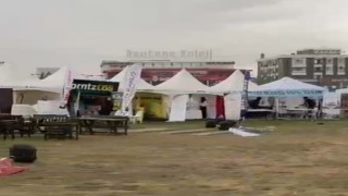 Malatyada şiddetli fırtına çadırları uçurdu