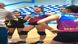 Manavgatlı genç voleybolcular Galatasaraya transfer oldu