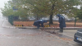 Manisa Büyükşehir ve MASKİ ekipleri yağmur için sahada