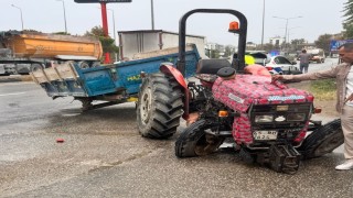 Manisada tırla çarpışan traktörün sürücüsü hayatını kaybetti