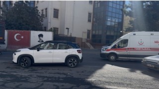 Mardinde trafik kilitlendi, fermuar sistemi uygulanmayınca ambulans ters yönden ilerledi