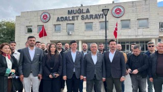 Marmaris Belediye Başkanı Ünlü kanuna aykırı yürüyüş davasında yargılanıyor