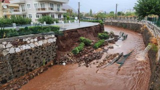 Marmariste sağanak yağış hayatı olumsuz etkiledi