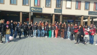 Meme kanserine dikkat çekmek için motosiklet turu attılar