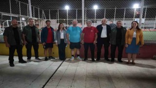 Menemende gençler sahada buluştu