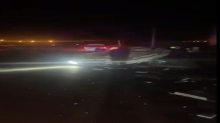 Mermer bloklara çarpan otomobilin sürücüsü yaralandı