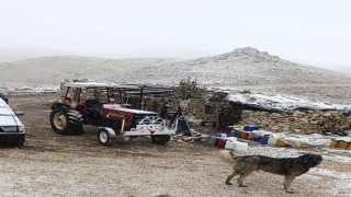 Mersinde Anamurun yüksek kesimlerine mevsimin ilk karı düştü