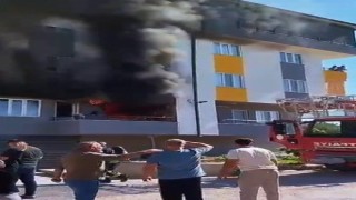 Mersinde ev yangını korkuttu