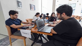 Mersinde genç beyinler uzay ve teknoloji için yarıştı