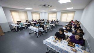 Mersinde LGSye hazırlanan öğrencilere destek