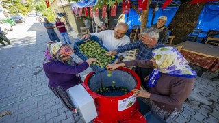 Mersinde üreticiye ceviz soyma makinesi desteği
