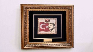 MHP Genel Başkanı Bahçeliden Cumhurbaşkanı Erdoğana hediye