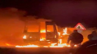 Milasta minibüs küle döndü