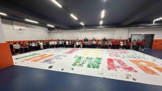 Minik ellerden büyük mesaj