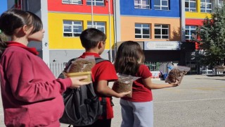 Minik öğrencilerden doğaya ve hayvanlara anlamlı dokunuş