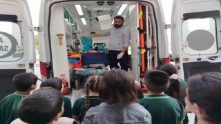 Minik öğrencilere acil sağlık hizmetleri tanıtıldı