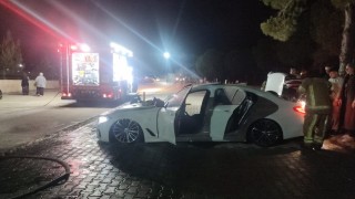 Mudanya Devlet Hastanesi otoparkında araç yangını