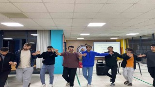 Muğla erkek öğrenci yurdunda Biz Bize Moral Gecesi ile akademik stres atıldı