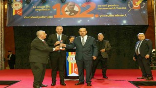 Muğla Valisi Akbıyık ‘Yılın Valisi seçildi