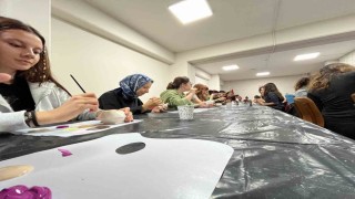 Muğlada gençlerden yurt öğrencilerine seramik atölyesi