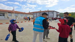 Muğlada Merkezim Her Yerde projesiyle köy okuluna neşe geldi