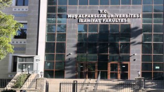 Muş Alparslan Üniversitesinde engelli vatandaşlardan çalışmayan asansör tepkisi