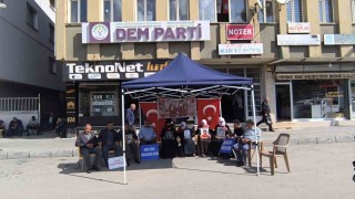 Muşta ailelerin DEM Parti önündeki eylemi sürüyor