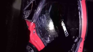 Muşta seyir halindeki otomobil alev aldı