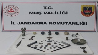 Muşta tarihi eser operasyonu: Çok sayıda obje ele geçirildi