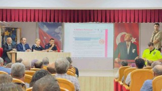 Nazillide okul servisi şoförleri ve rehber personele trafik eğitimi