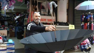 Ne tamir ne satış kaldı: Kocaelinin son şemsiye ustası ayakta kalmaya çalışıyor