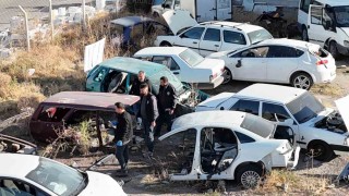 Nevşehirde ağır hasarlı araçları change yapan çeteye operasyon: 8 gözaltı